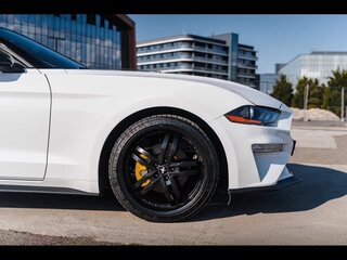 2018 Ford Mustang VI Рестайлинг, белый, 2595000 рублей, вид 4