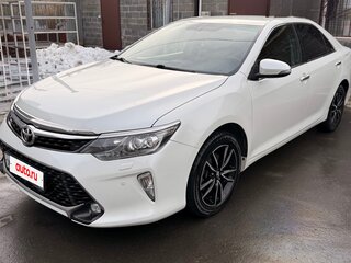2017 Toyota Camry VII (XV50) Рестайлинг 2, белый, 2300000 рублей, вид 5