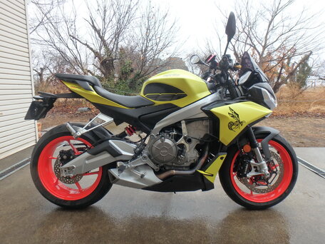 2021 Aprilia Tuono 660, жёлтый, 1050000 рублей, вид 2