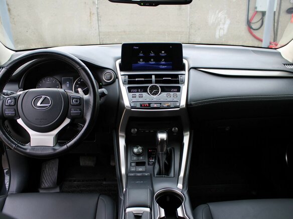 2021 Lexus NX 200 I Рестайлинг, чёрный, 3800000 рублей - вид 8