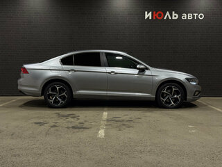 2020 Volkswagen Passat B8 Рестайлинг, серый, 2425000 рублей, вид 4