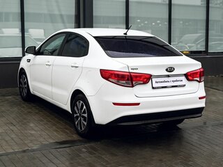 2015 Kia Rio III Рестайлинг, белый, 999000 рублей, вид 3