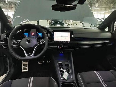 2023 Volkswagen Golf VIII, серый, 1670000 рублей, вид 4