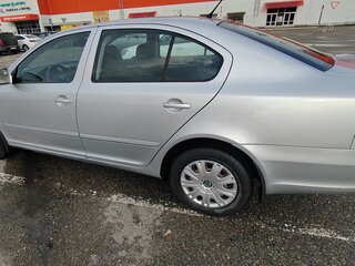 2011 Skoda Octavia II (A5) Рестайлинг, серый, 810000 рублей, вид 4