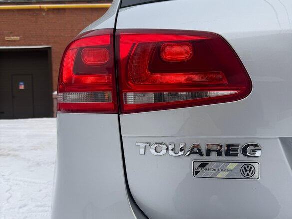 2011 Volkswagen Touareg II, серебристый, 2000000 рублей - вид 14