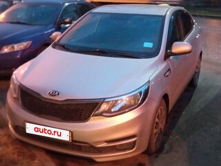 2017 Kia Rio III Рестайлинг, серебристый, 1100000 рублей, вид 1
