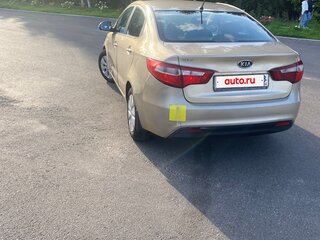 2011 Kia Rio 5-speed III, золотистый, 499000 рублей, вид 4