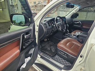 2021 Toyota Land Cruiser 200 Series Рестайлинг 2, белый, 9500000 рублей, вид 5