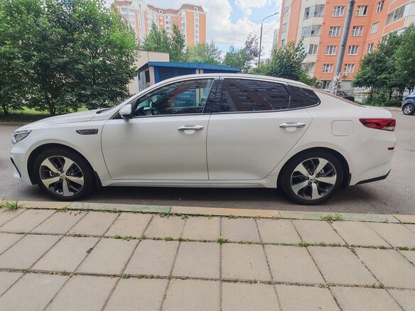 2020 Kia Optima IV Рестайлинг, белый - вид 3