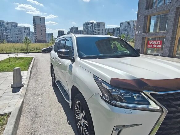 2021 Lexus LX 570 III Рестайлинг 2, белый, 12990000 рублей
