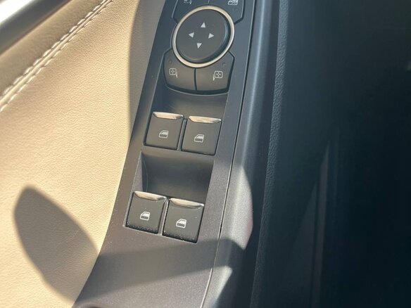 2019 Ford Explorer VI, коричневый, 2375777 рублей - вид 4
