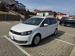 2011 Volkswagen Touran I Рестайлинг 2, белый, 1250000 рублей, вид 1