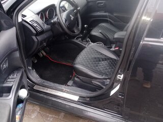 2010 Mitsubishi Outlander II Рестайлинг, чёрный, 1100000 рублей, вид 5