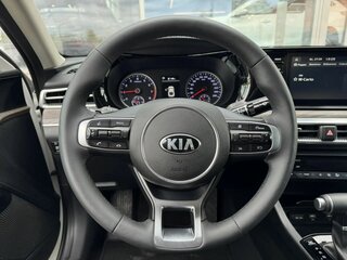 2021 Kia K5 III, белый, 2550000 рублей, вид 4