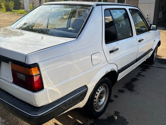 1989 Volkswagen Jetta KAT II, белый - вид 1