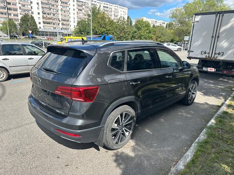 2023 Volkswagen Tharu I, серый, 2350070 рублей, вид 4