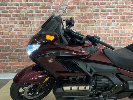 2025 Honda GL 1800 Gold Wing, пурпурный, 4500000 рублей, вид 4