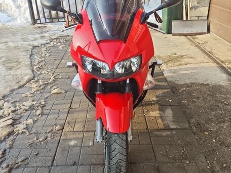 2001 Honda VFR 800, красный, 395000 рублей, вид 2