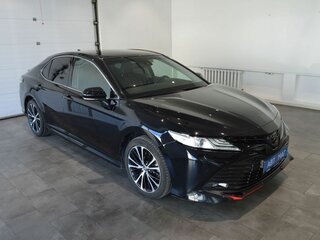 2020 Toyota Camry VIII (XV70), чёрный, 2996000 рублей, вид 3