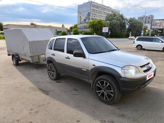2013 Chevrolet Niva I Рестайлинг, серебристый, 550000 рублей, вид 1