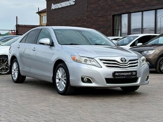 2010 Toyota Camry VI (XV40) Рестайлинг, серебристый, 1429990 рублей, вид 1