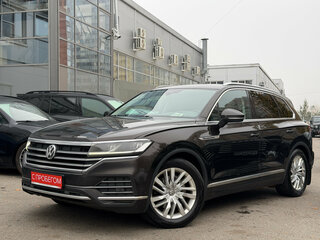 2018 Volkswagen Touareg III, коричневый, 3449000 рублей, вид 3