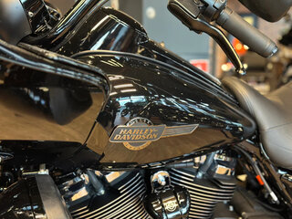 2024 Harley-Davidson Road Glide Limited, чёрный, 3990000 рублей, вид 2