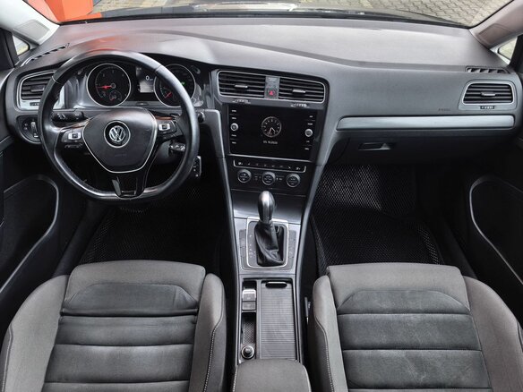 2019 Volkswagen Golf VII Рестайлинг, чёрный, 1779000 рублей - вид 5