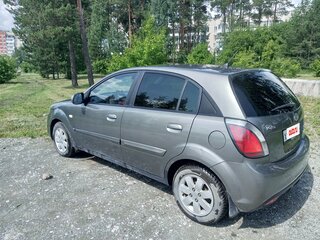 2010 Kia Rio II Рестайлинг, серебристый, 550000 рублей, вид 4