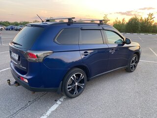 2013 Mitsubishi Outlander III, синий, 1685000 рублей, вид 3