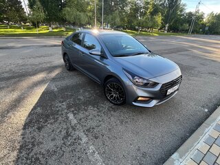 2018 Hyundai Solaris II, серый, 1580000 рублей, вид 2