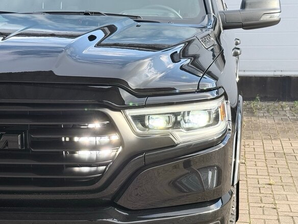 2023 Ram 1500 Quad Cab V, чёрный, 8400000 рублей - вид 11