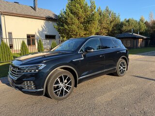 2020 Volkswagen Touareg III, синий, 6500000 рублей, вид 2