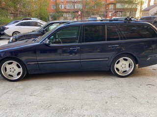 1999 Mercedes-Benz E-Класс 240 II (W210, S210) Рестайлинг, синий, 450000 рублей, вид 2