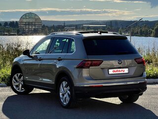 2021 Volkswagen Tiguan II Рестайлинг, коричневый, 3590000 рублей, вид 5