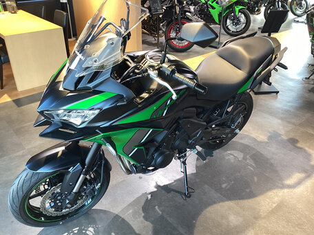2025 Kawasaki Versys 650, зелёный, 768000 рублей, вид 4