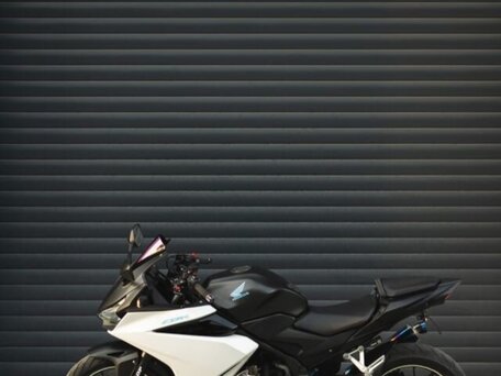 2019 Honda CBR 400R, белый, 600000 рублей, вид 3