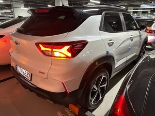 2022 Chevrolet TrailBlazer III, белый, 1650000 рублей, вид 3