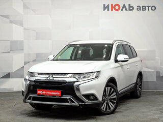 2018 Mitsubishi Outlander III Рестайлинг 3, белый, 1790000 рублей, вид 1