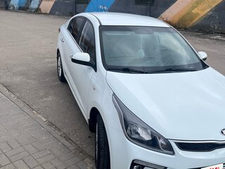 2018 Kia Rio IV, белый, 1180000 рублей, вид 3