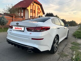 2018 Kia Optima IV Рестайлинг, белый, 1600000 рублей, вид 4