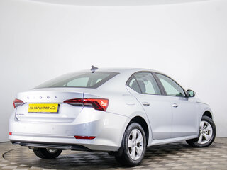 2021 Skoda Octavia IV (A8), серебристый, 2399000 рублей, вид 4