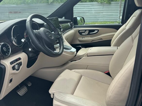 2023 Mercedes-Benz V-Класс 300 d компактный III (W447) Рестайлинг, чёрный - вид 6