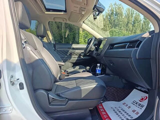 2022 Mitsubishi Outlander III Рестайлинг 3, белый, 2150700 рублей, вид 4