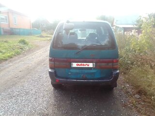1991 Nissan Serena I (C23), зелёный, 135000 рублей, вид 2