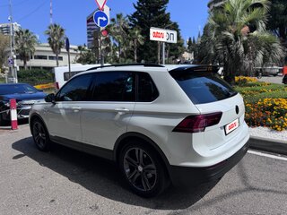 2019 Volkswagen Tiguan II, белый, 2600000 рублей, вид 4