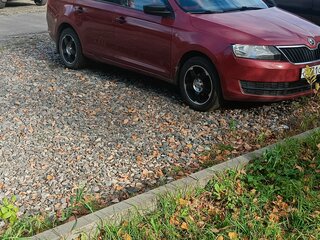 2014 Skoda Rapid I, красный, 550000 рублей, вид 4