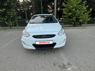 2011 Hyundai Solaris I, белый, 600000 рублей, вид 2