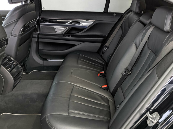 2021 BMW 7 серии Long 750Li xDrive VI (G11/G12) Рестайлинг, синий, 6750000 рублей - вид 12