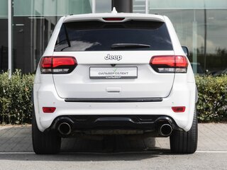 2014 Jeep Grand Cherokee SRT IV (WK2) Рестайлинг, белый, 3040000 рублей, вид 4
